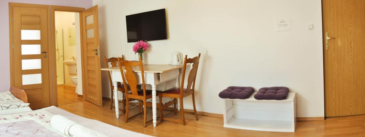 Oaza U Tadeusza Apartment เอากุสตูฟ ภายนอก รูปภาพ
