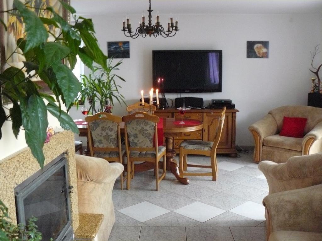Oaza U Tadeusza Apartment เอากุสตูฟ ภายนอก รูปภาพ